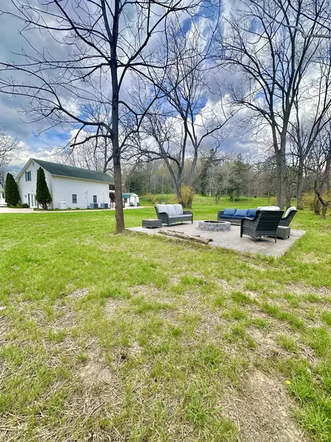 Exterior - 800 E Morris Hill Rd, Covington, VA 24426 photo 27 of 42