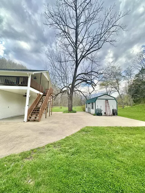 Exterior - 800 E Morris Hill Rd, Covington, VA 24426 photo 22 of 42