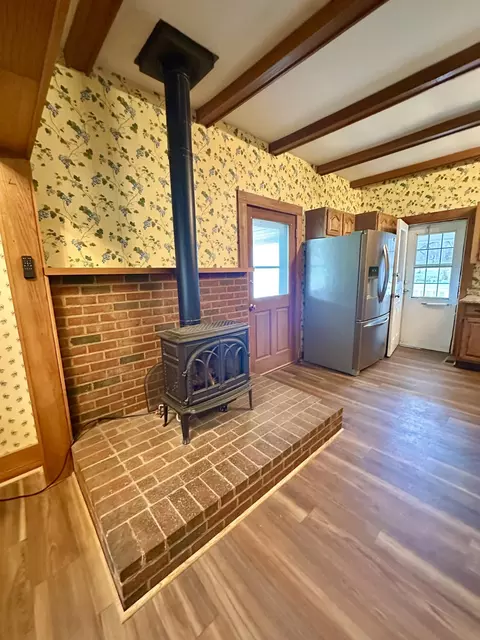 Kitchen - 800 E Morris Hill Rd, Covington, VA 24426 photo 10 of 14