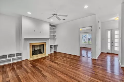 Living - 88 Maple St, Salem, VA 24153 photo 3 of 3