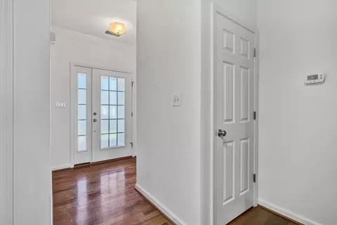Entry Way - 88 Maple St, Salem, VA 24153 photo 1 of 3