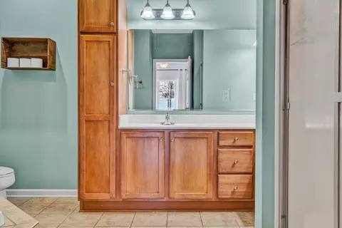 Bath - 88 Maple St, Salem, VA 24153 photo 2 of 4