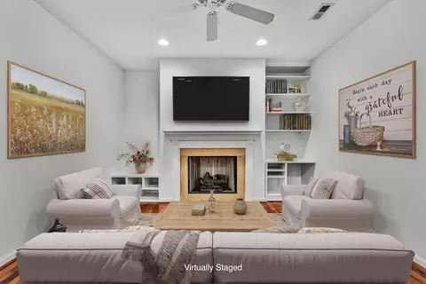 Living - 88 Maple St, Salem, VA 24153 photo 2 of 3