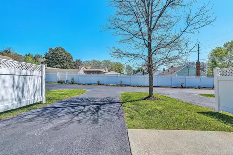 Exterior - 88 Maple St, Salem, VA 24153 photo 2 of 3
