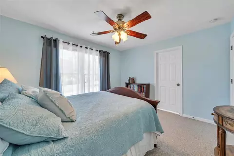 Bedroom - 475 Cambridge Ct #E2, Hardy, VA 24101 photo 6 of 6
