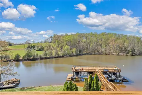 View/Area - 475 Cambridge Ct #E2, Hardy, VA 24101 photo 1 of 15