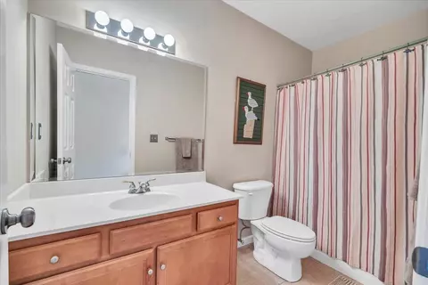 Bath - 475 Cambridge Ct #E2, Hardy, VA 24101 photo 6 of 6