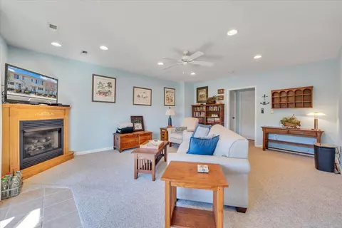 Living - 475 Cambridge Ct #E2, Hardy, VA 24101 photo 3 of 6