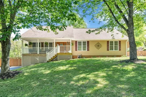 106 Diamond Rd, Salem, VA 24153