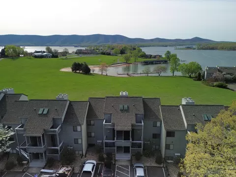 110 Sailors Cove Dr UNIT 1314, Moneta, VA 24121