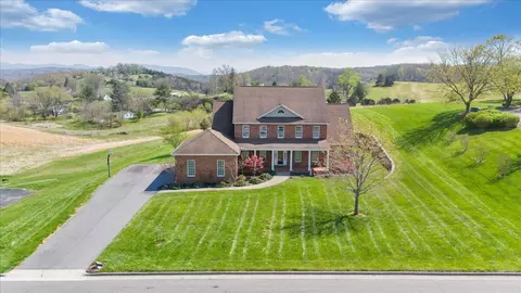 220 Settlers Rd, Fincastle, VA 24090