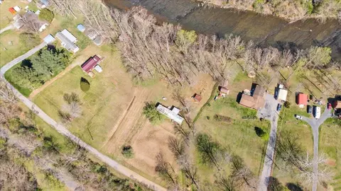 706 Dunbrack Cir, Covington, VA 24426 photo 4