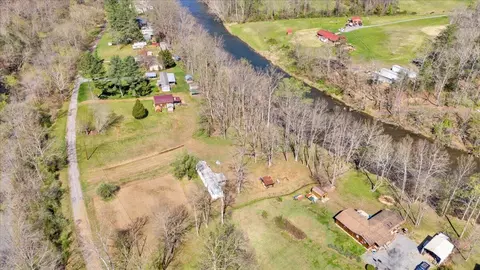 706 Dunbrack Cir, Covington, VA 24426 photo 5