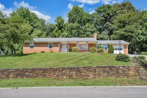 3579 Hartland Rd, Roanoke, VA 24015