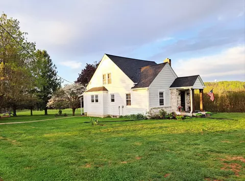 2021 Coles Knob Rd NE, Check, VA 24072 photo 3