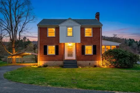 10388 Bent Mountain Rd, Bent Mountain, VA 24059
