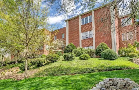 2208 Jefferson St SE #210, Roanoke, VA 24014
