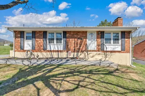 5523 Taney Dr, Roanoke, VA 24019