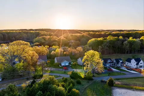 209 Retreat Ln, Huddleston, VA 24104