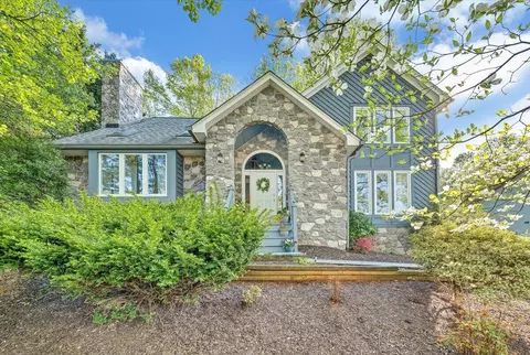 662 Stayman Rd, Roanoke, VA 24019