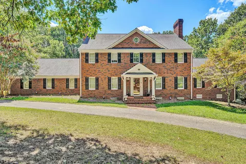 77 Gloucester Ct, Troutville, VA 24175