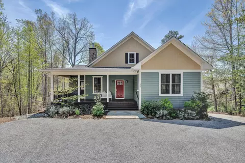 1307 Lakefield Dr, Huddleston, VA 24104