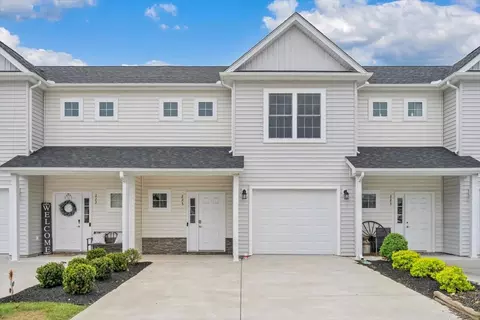 225 Louise Ln, Elliston, VA 24087