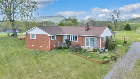 4315 W Lynchburg Salem Tpke, Thaxton, VA 24174