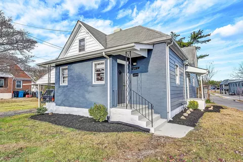 3203 Roundhill Ave NW, Roanoke, VA 24012