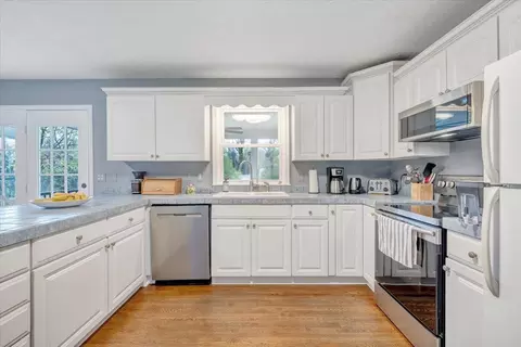 Kitchen - 1111 Charmin Dr, Forest, VA 24551 photo 3 of 7