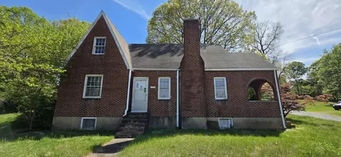 1037 Hardy Rd, Vinton, VA 24179