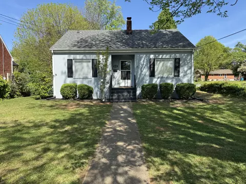 2532 Edinburgh Dr NW, Roanoke, VA 24012