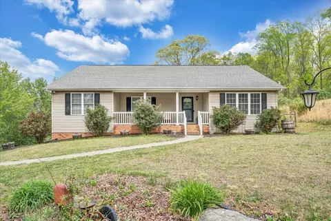 686 Pinehaven Rd, Fincastle, VA 24090
