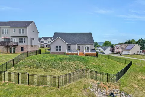 Exterior - 102 Simms Blvd, Salem, VA 24153 photo 16 of 17
