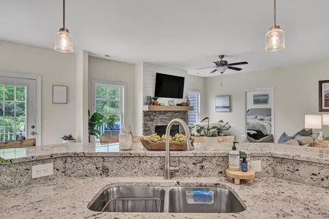 Kitchen - 102 Simms Blvd, Salem, VA 24153 photo 4 of 5