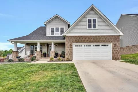 Exterior - 102 Simms Blvd, Salem, VA 24153 photo 4 of 17