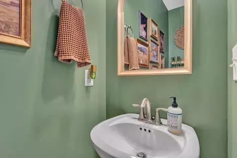 Bath - 102 Simms Blvd, Salem, VA 24153 photo 1 of 4