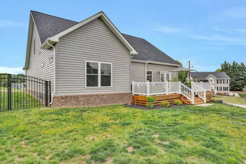 Exterior - 102 Simms Blvd, Salem, VA 24153 photo 13 of 17