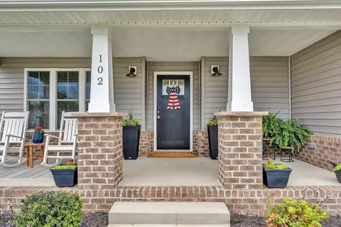 Exterior - 102 Simms Blvd, Salem, VA 24153 photo 7 of 17