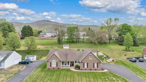 4447 Bonsack Rd, Roanoke, VA 24012
