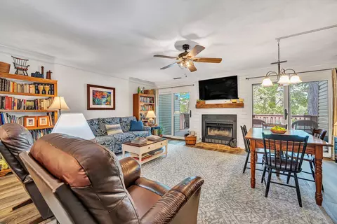 Living - 54 Windlass Pointe Dr, Moneta, VA 24121 photo 1 of 4