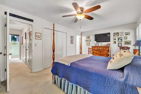 Bedroom - 54 Windlass Pointe Dr, Moneta, VA 24121 photo 3 of 5