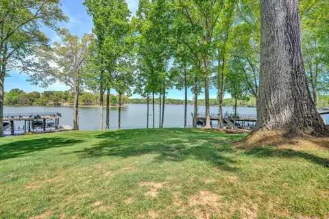 Exterior - 54 Windlass Pointe Dr, Moneta, VA 24121 photo 6 of 7