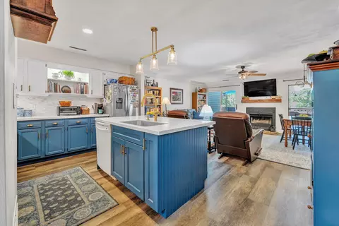 Kitchen - 54 Windlass Pointe Dr, Moneta, VA 24121 photo 1 of 5