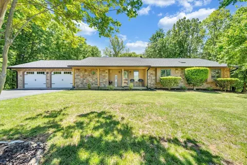 106 Knoll Ct, Vinton, VA 24179