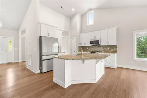 Kitchen - 2756 Mcvitty Rd, Roanoke, VA 24018 photo 3 of 3