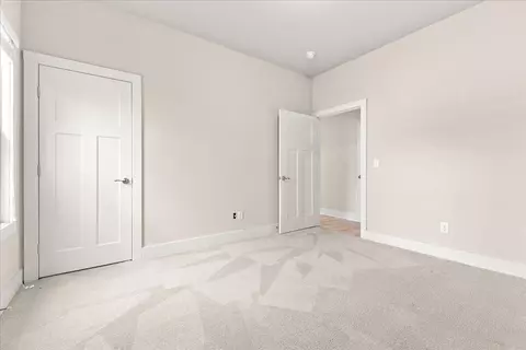 Bedroom - 2756 Mcvitty Rd, Roanoke, VA 24018 photo 4 of 6