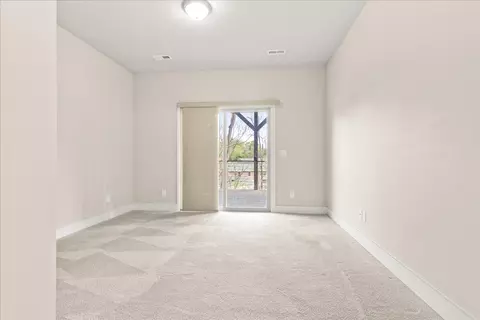 Bedroom - 2756 Mcvitty Rd, Roanoke, VA 24018 photo 5 of 6