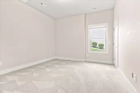 Bedroom - 2756 Mcvitty Rd, Roanoke, VA 24018 photo 3 of 6