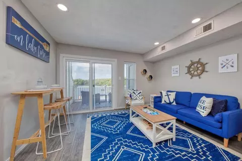 1085 Bluewater Dr UNIT 115, Moneta, VA 24121